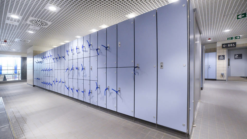 laminate-lockers-wet-3
