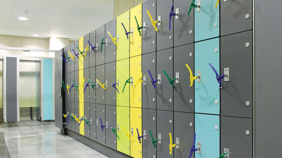 laminate-lockers-wet-4