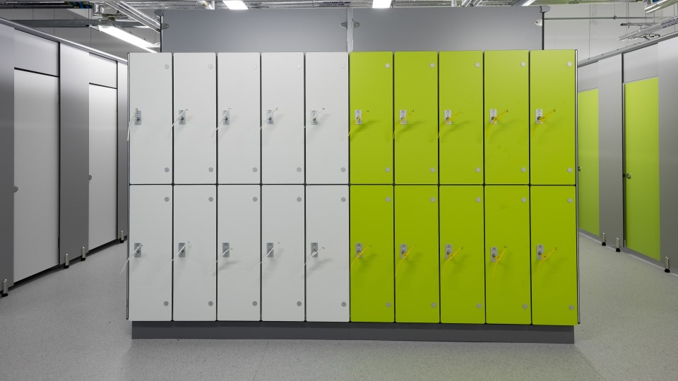 laminate-lockers-wet-7
